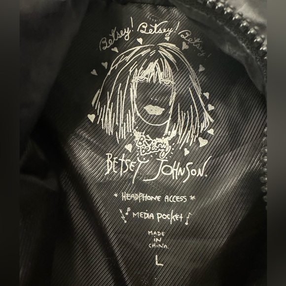 Betsy Johnson Vest - Picture 2 of 4